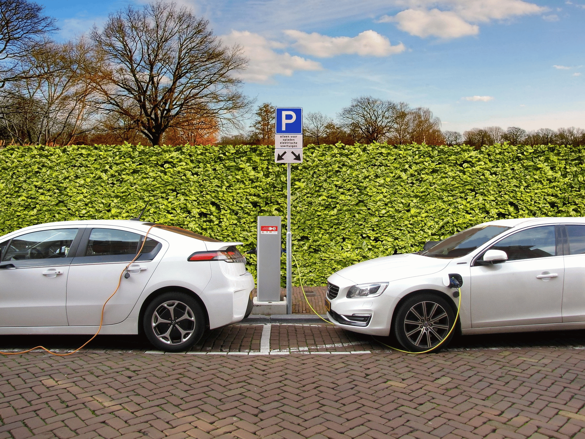 EV Charging Time Calculator | Fast & Accurate EV Charge Estimates 2025